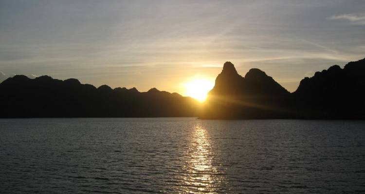 Croisière 5 étoiles de 2 jours dans la baie d'Ha Long - baie de Lan Ha Cabine privée avec balcon - Ha Long Bay Lux Cruises Tours 8