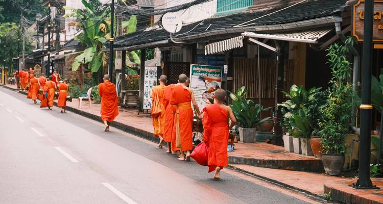 Lifetime Mekong River Cruise Tour From Chiang Mai to Luang Prabang via Huay Xai, Pakbeng - VietLong Travel 3