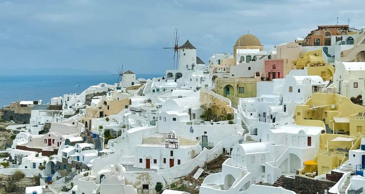 MINI SANTORINI FROM ATHENS (+transfers & ferry/flight) - Greca 7