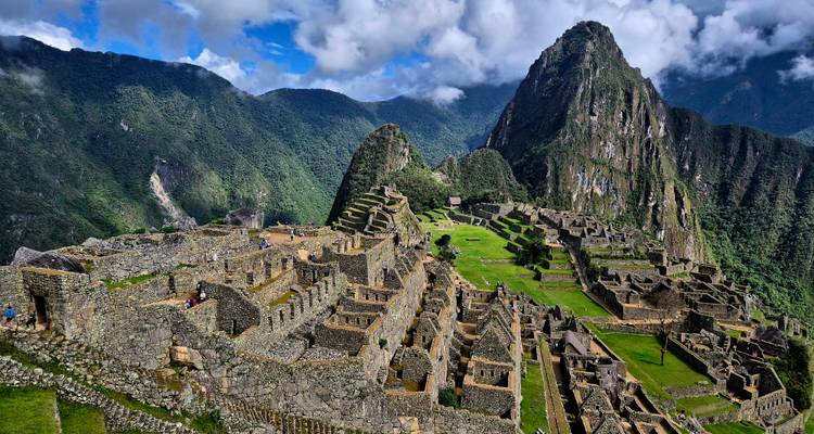 Paquete turístico completo de 4 días en Cusco- Visita a la ciudad, Valle Sagrado, Machupicchu en tren y Montaña Arco Iris - MEGAEXPEDITIONS 10
