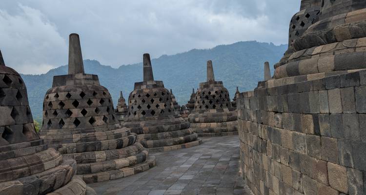From Yogyakarta : Borobudur Climb to The Top, Mount Bromo and Ijen Vulcano - Ayla Tour and Transport 4