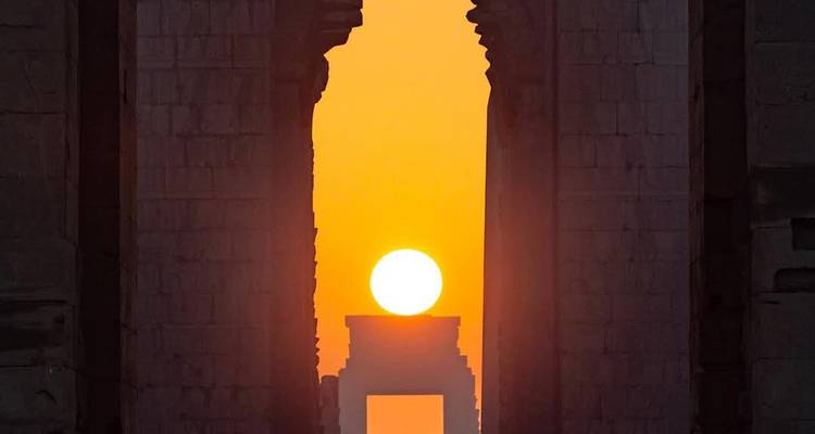 7 jours ( Pyramides de Gizeh, Musée GEM, Le Caire, Assouan - Abou Simbel, Croisière sur le Nil - Louxor ) & Train couchette aller-retour - Hola Egipto Tours  6