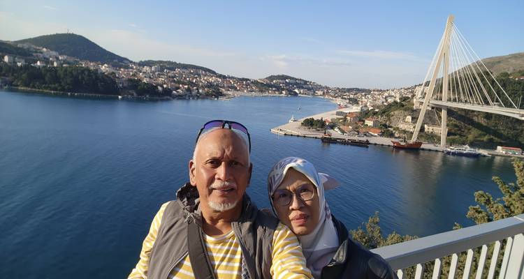Découvrez la beauté de la Bosnie lors d'un circuit de 4 jours en toutes saisons au départ de Dubrovnik. Visitez les forteresses ottomanes, les anciens monastères orthodoxes, les vieilles villes fortifiées, la cascade de Kravica et la grotte de Vjetr… - Monterrasol Travel 3