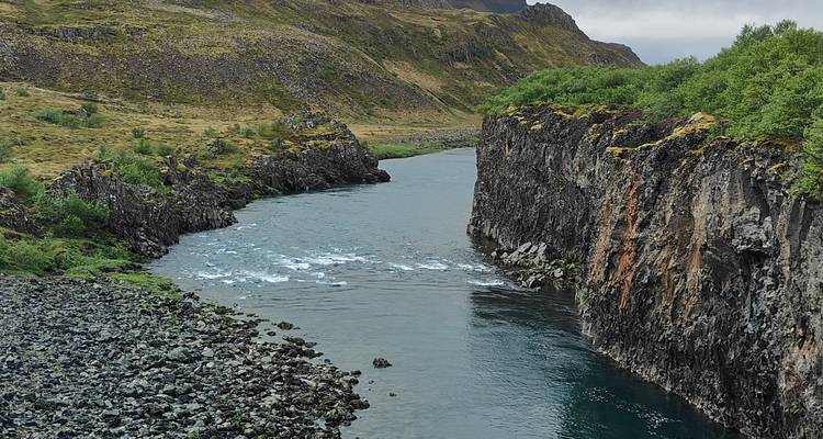 6 jours - Route périphérique de l'Islande avec entrée au Lagon Bleu - Circuit en petit groupe - BusTravel Iceland 6