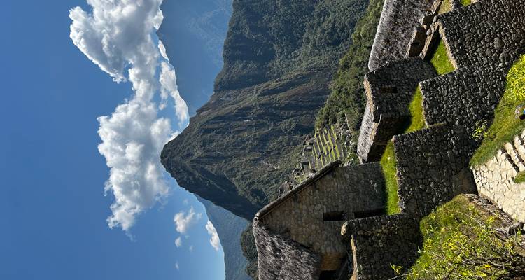 Vue époustouflante du Machu Picchu avec la montagne Huayna Picchu.