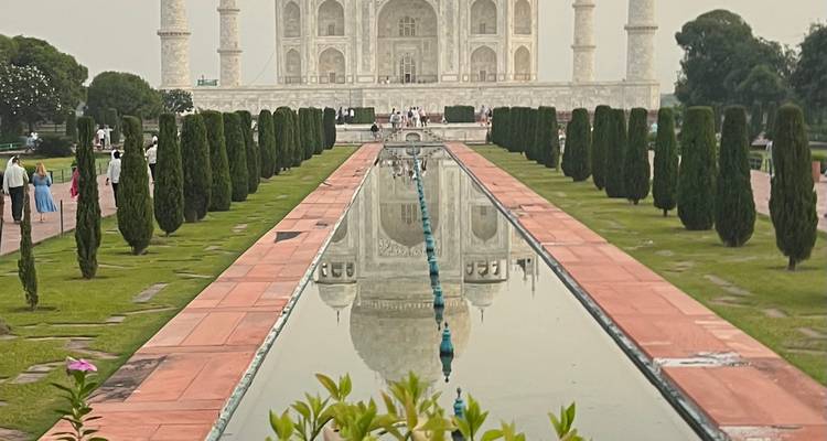 Le Taj Mahal avec son bassin de réflexion