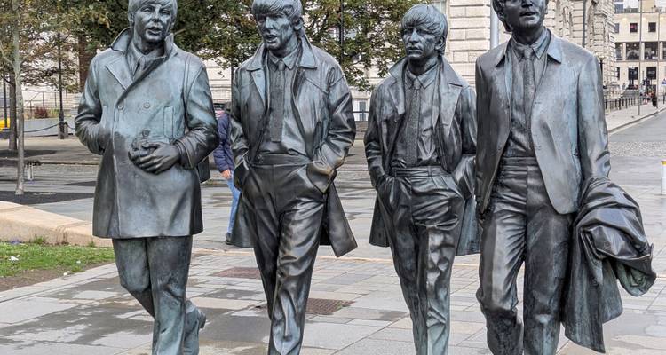 Statues de musiciens célèbres à Liverpool.