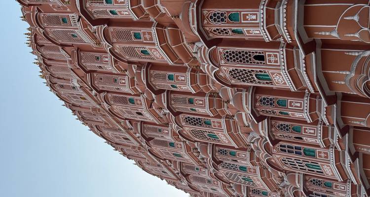 Hawa Mahal's ingewikkelde gevel in Jaipur.