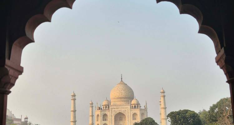 Taj Mahal viewed through an archway.