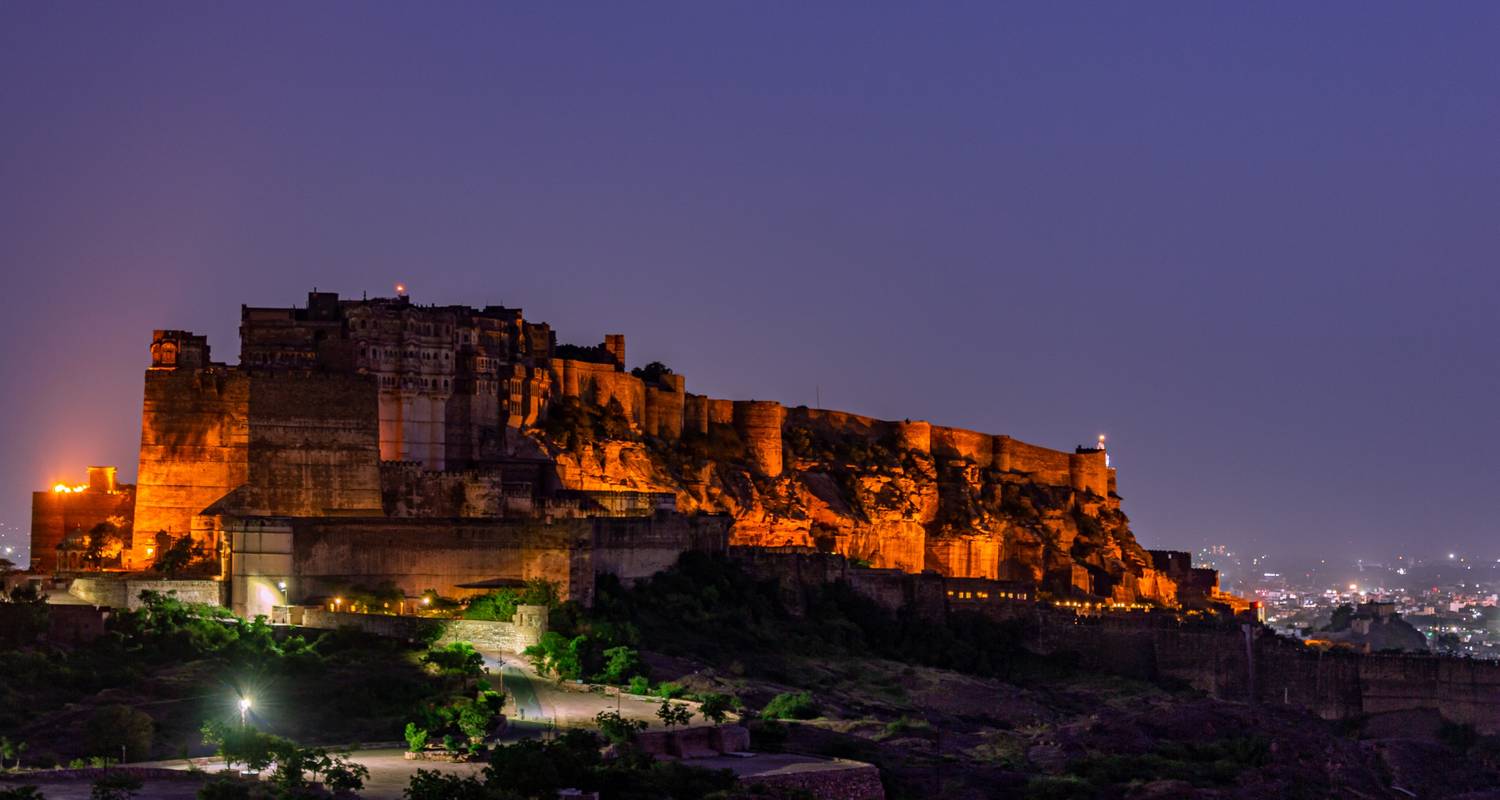 Royal Rajasthan Tour with Boutique Hotels (Delhi, Mandawa, Bikaner, Jaisalmer, Jodhpur, Udaipur, Pushkar, Jaipur, Agra, Delhi)