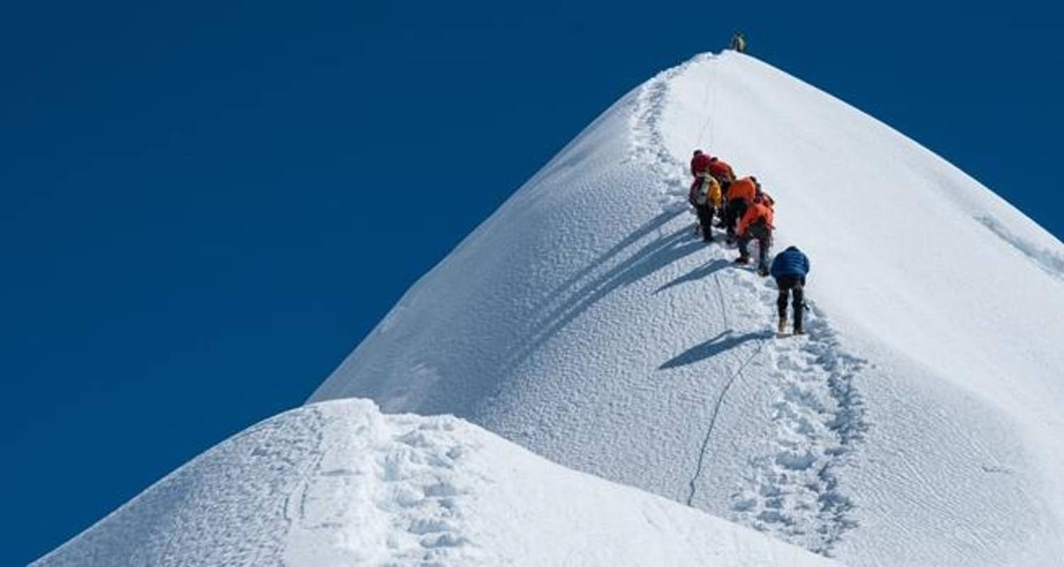 Escalada al pico de la isla y excursión al campamento base del Everest - Himalayan Adventure Treks & Tours