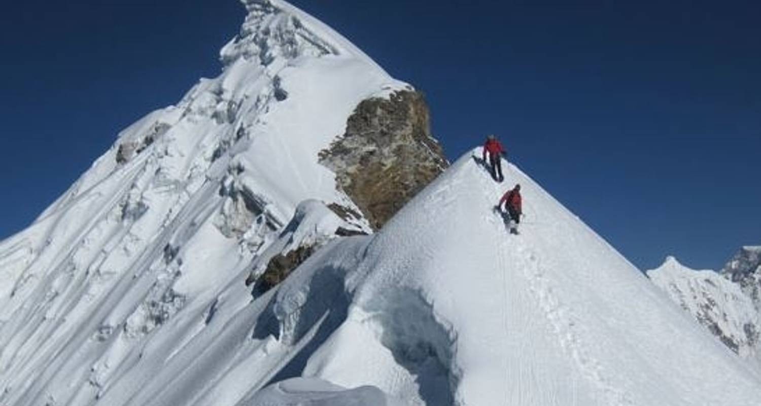 Escalade du pic Lobuche - Himalayan Adventure Treks & Tours