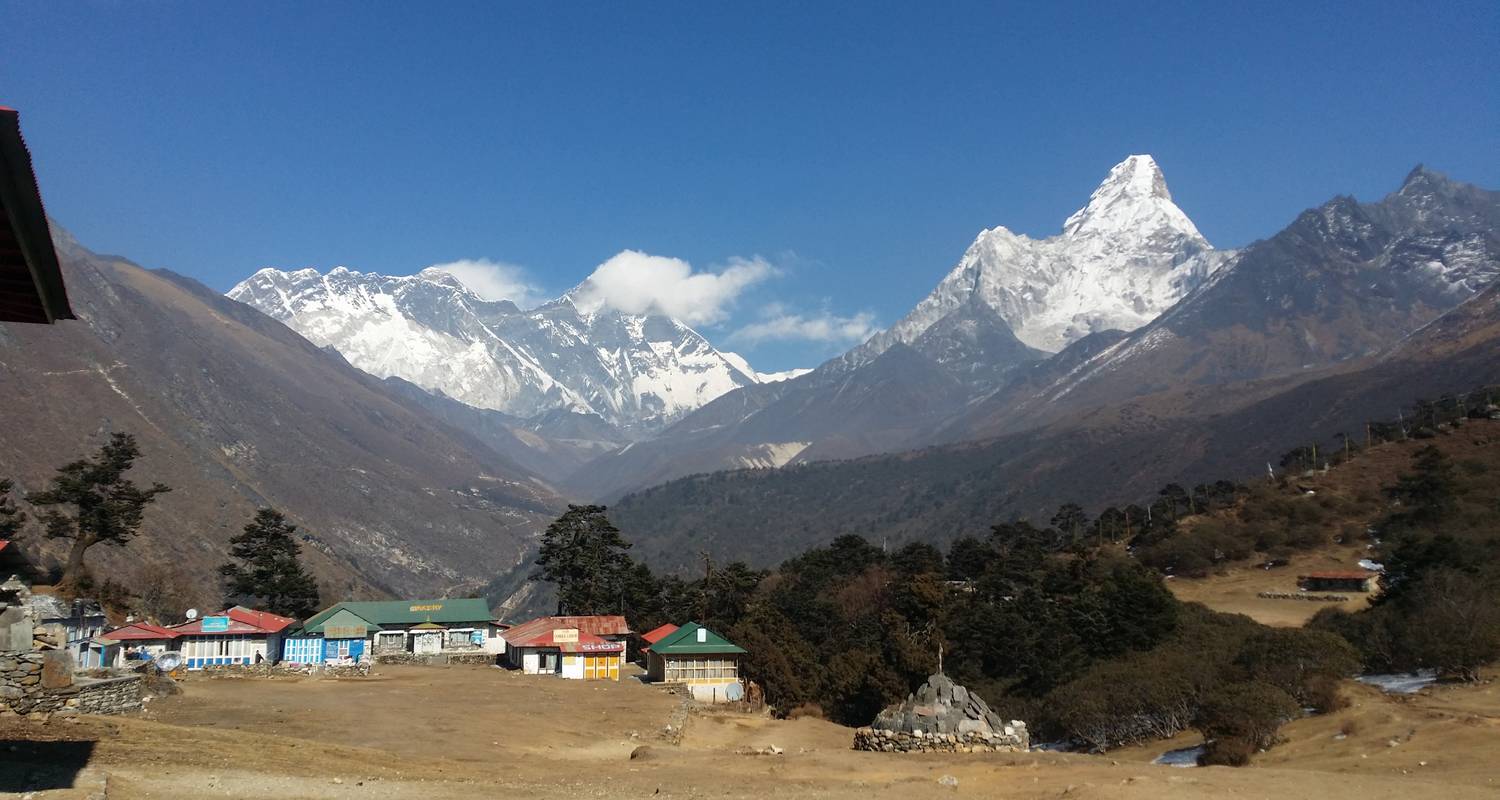 Himalaya trektocht met uitzicht op Everest - Nepal Trekking Routes Treks & Expedition Pvt. Ltd.