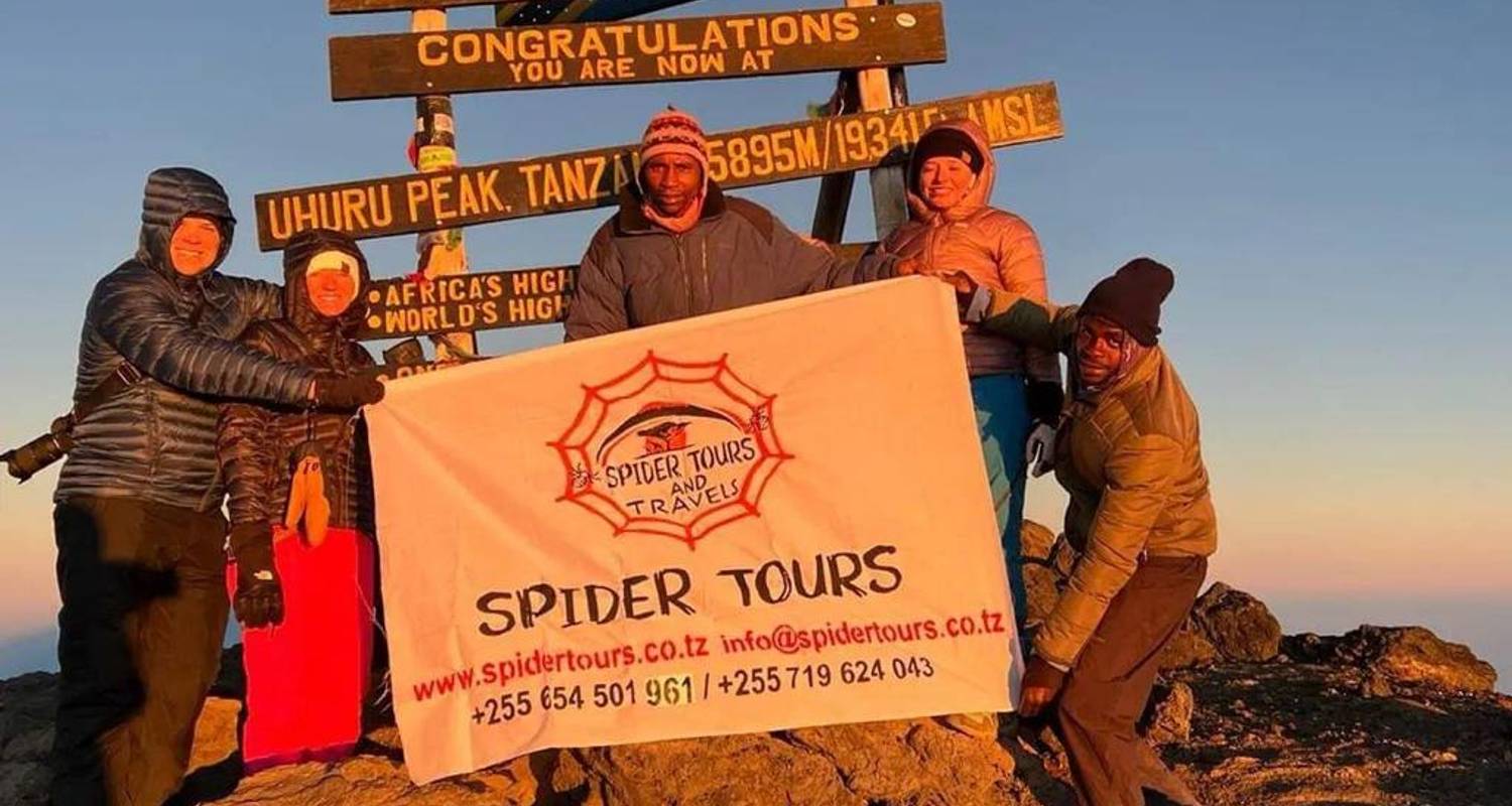 Kilimanjaro-Besteigung über die Marangu-Route 8 Tage Tansania (alle Unterkünfte und Transporte sind inbegriffen) - Spider Tours and Safaris