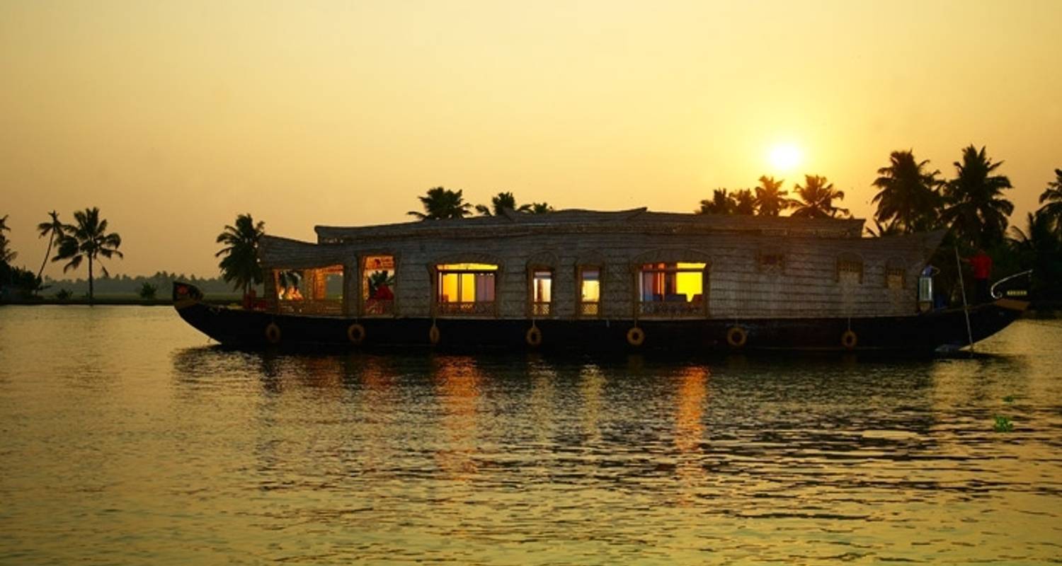 Best of Southern India with Houseboat Stay - Swastik India Journeys