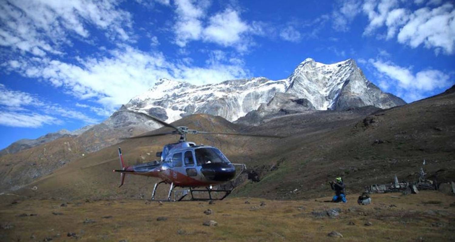 Excursion en hélicoptère au camp de base de l'Annapurna - Himalayan Adventure Treks & Tours