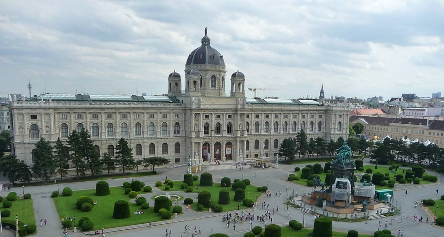 Capital of austria. Вена Австрия. Императорский дворец Хофбург.