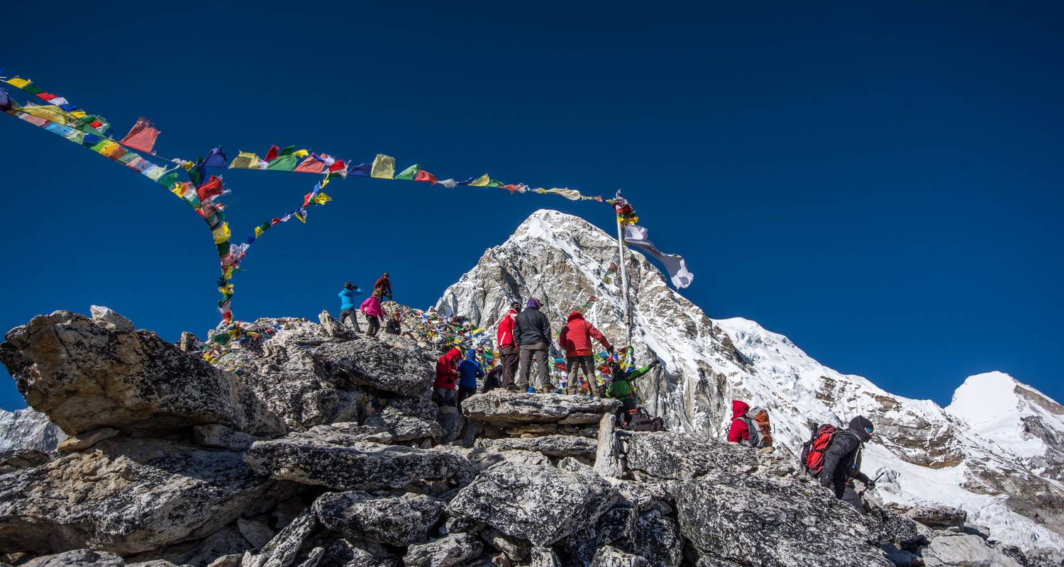 Базовый лагерь на горе Манаслу в Гималаях