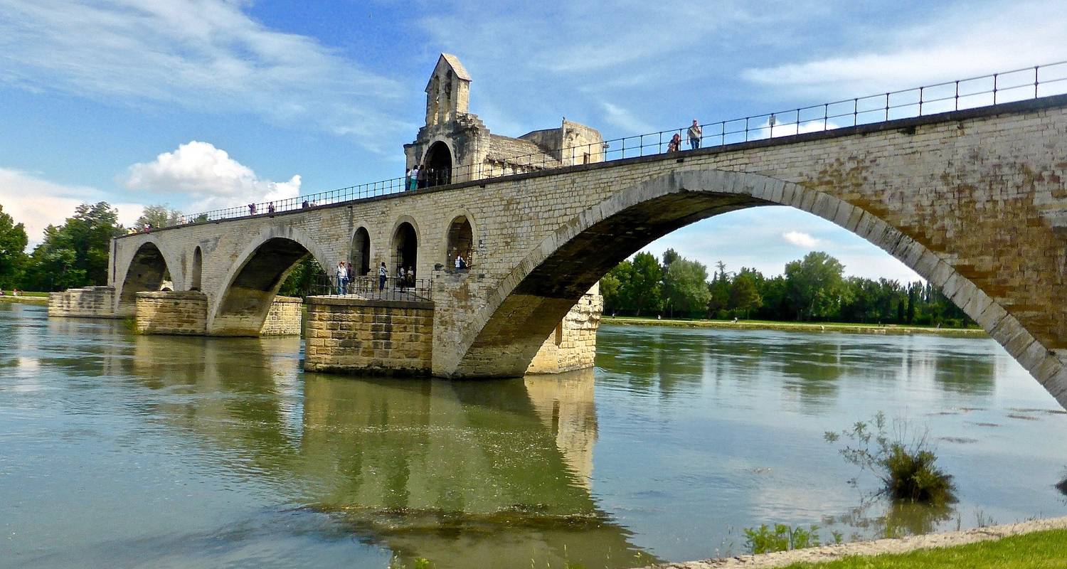 uniworld river cruise avignon to lyon