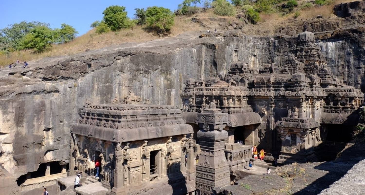 Aurangabad, Ajanta and Ellora Caves Tour by Delhi Airport Service