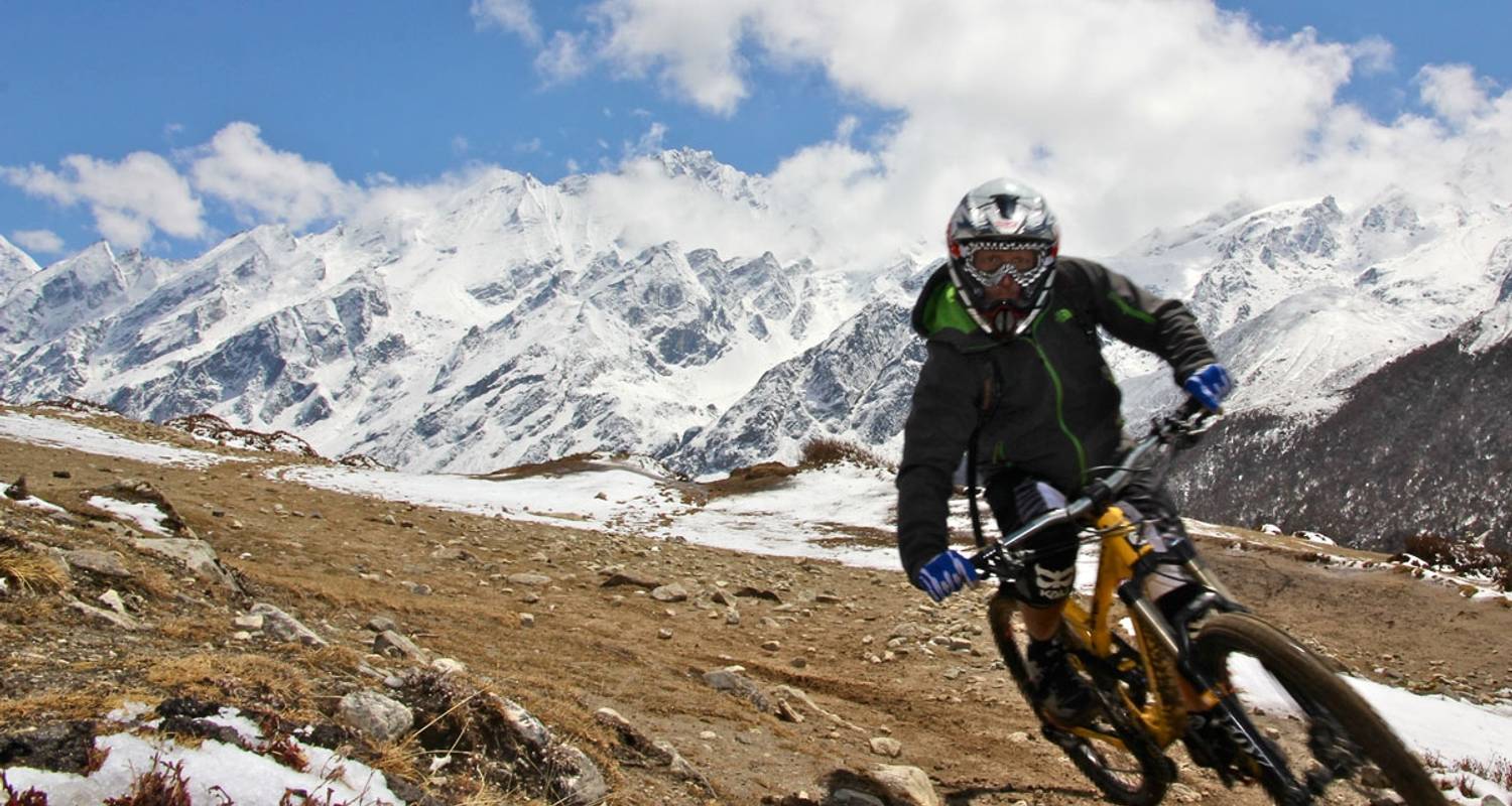 mountain bike tour nepal