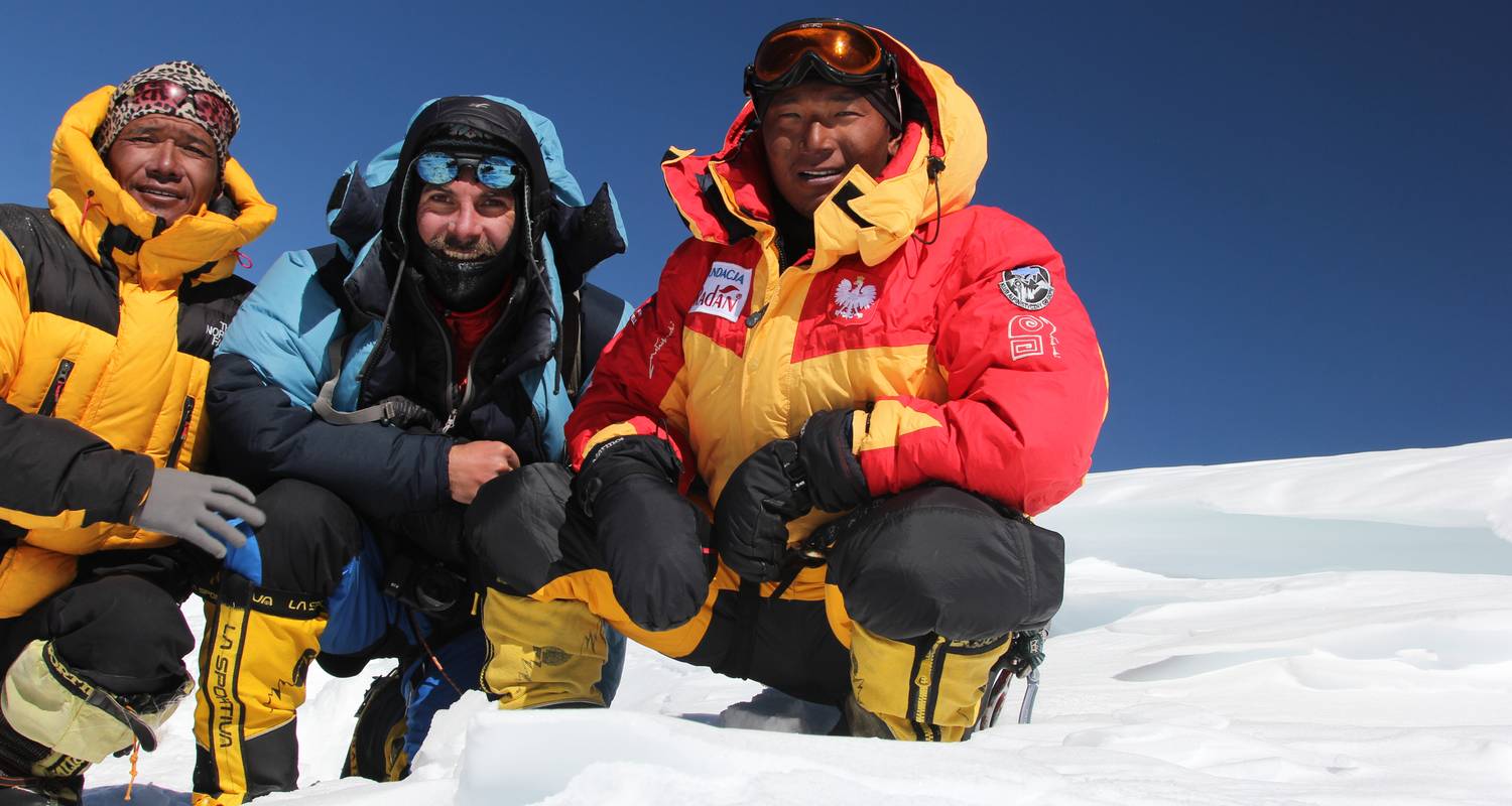 Everest Basislager mit Island Peak Gipfelbesteigung - Unique Adventure International Pvt. Ltd.