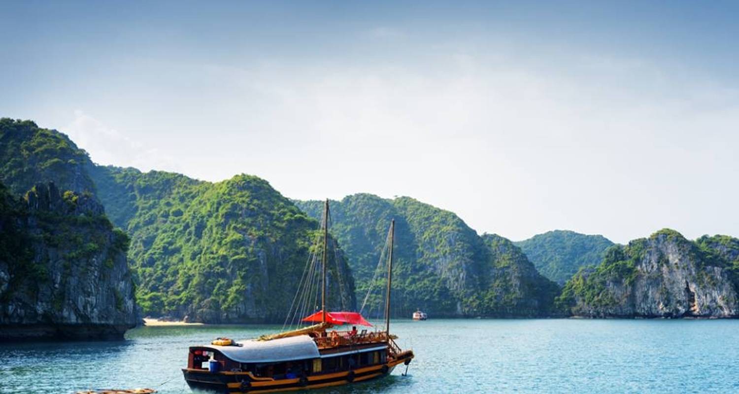 Discover the Enchanting Beauty of Cat Ba Island An Immersive Boat Tour Experience