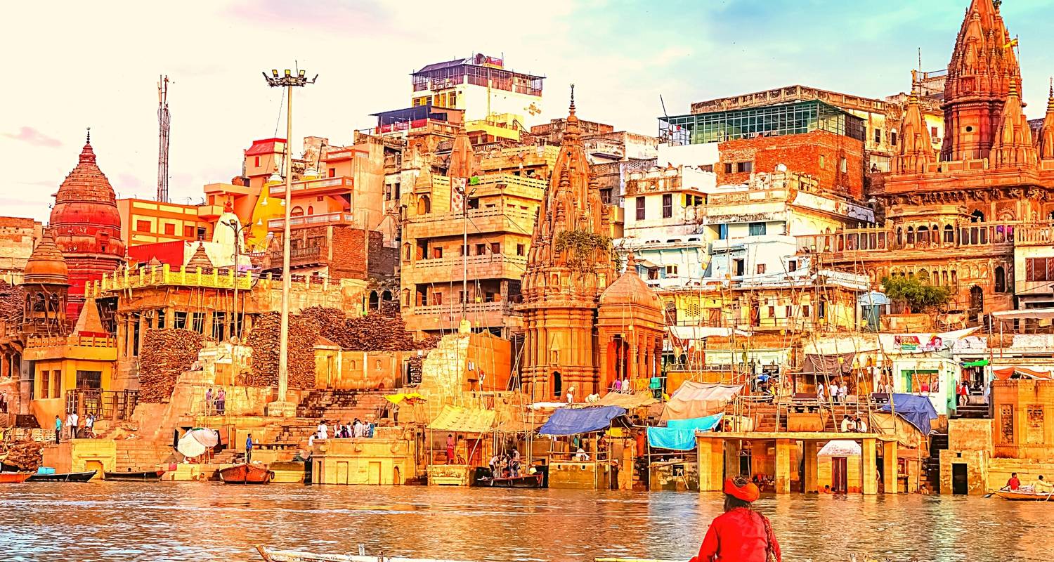 Een Privé Luxe Rondleiding naar Varanasi (Vanuit Mumbai enz. met vluchten): Erfgoedwandelingen, boottochtjes, Sarnath, Avond Aarti en meer - Adreva Trotter Pvt Ltd