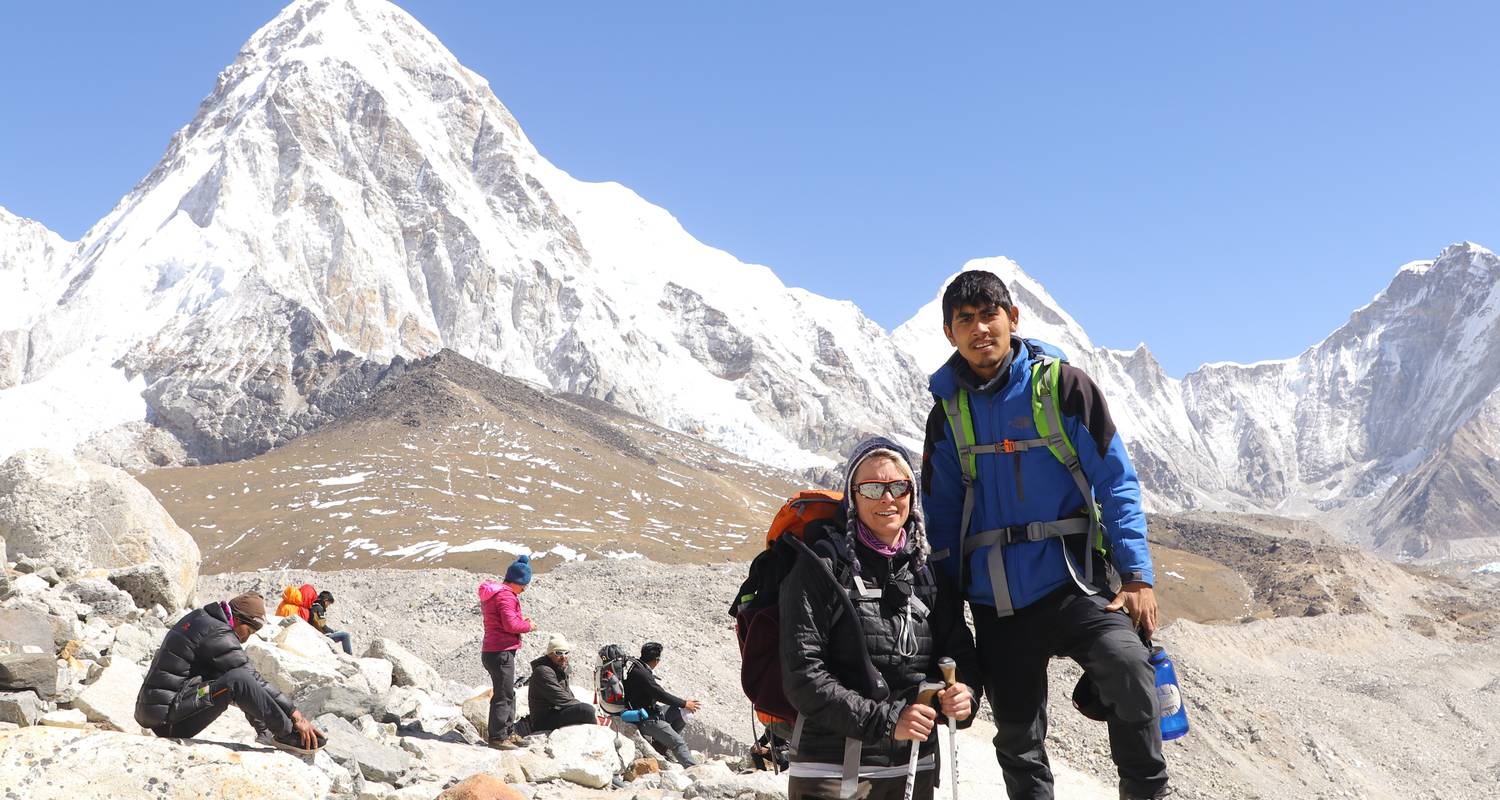 Grupo que se une a la Travesía por el campamento base del Everest - 12 días - White Hill Adventure Treks and Expedition Pvt Ltd