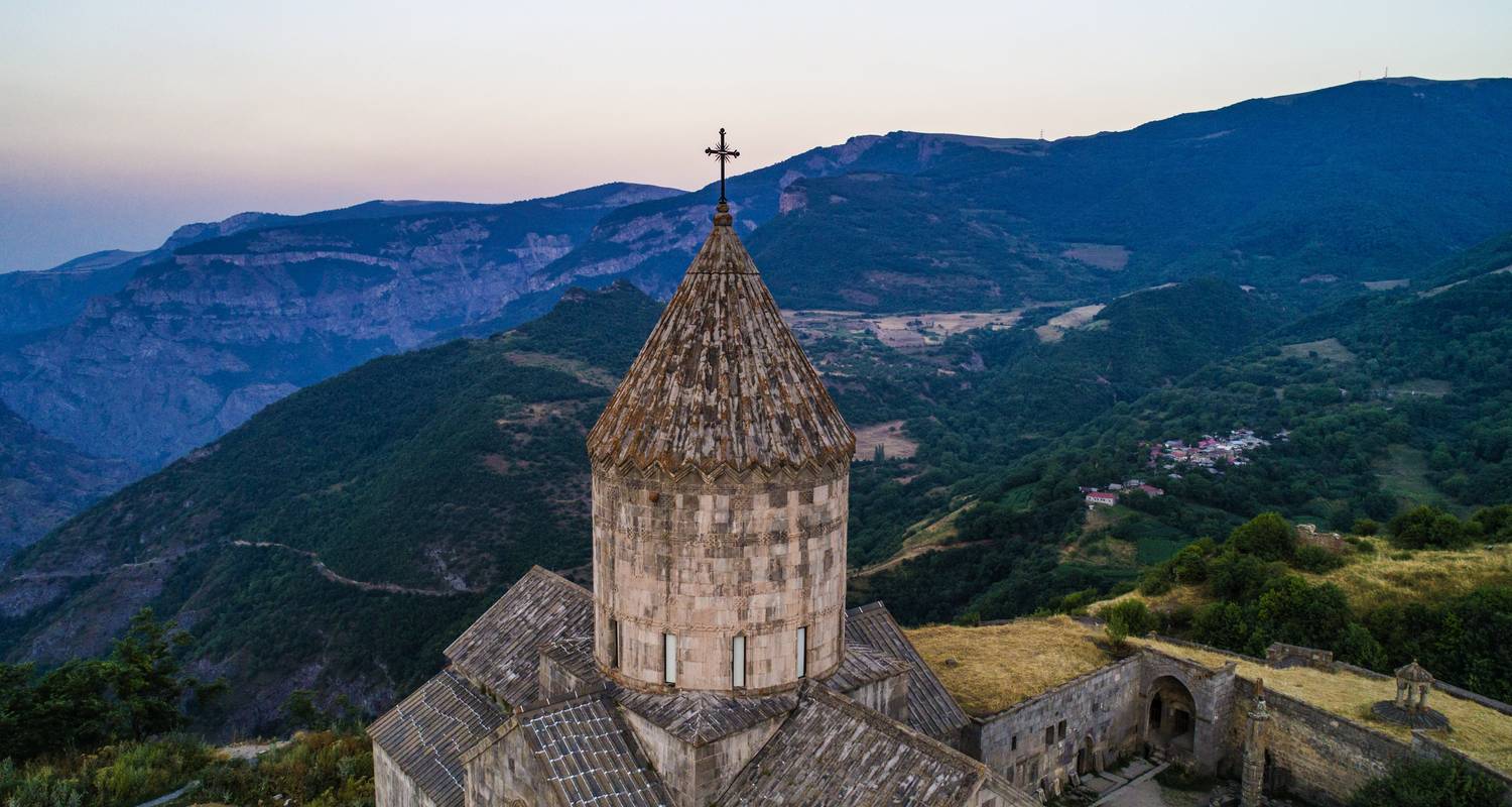 Татев монастырь купол. Travel to Armenia. Arial Armenia to SUFLEYN.