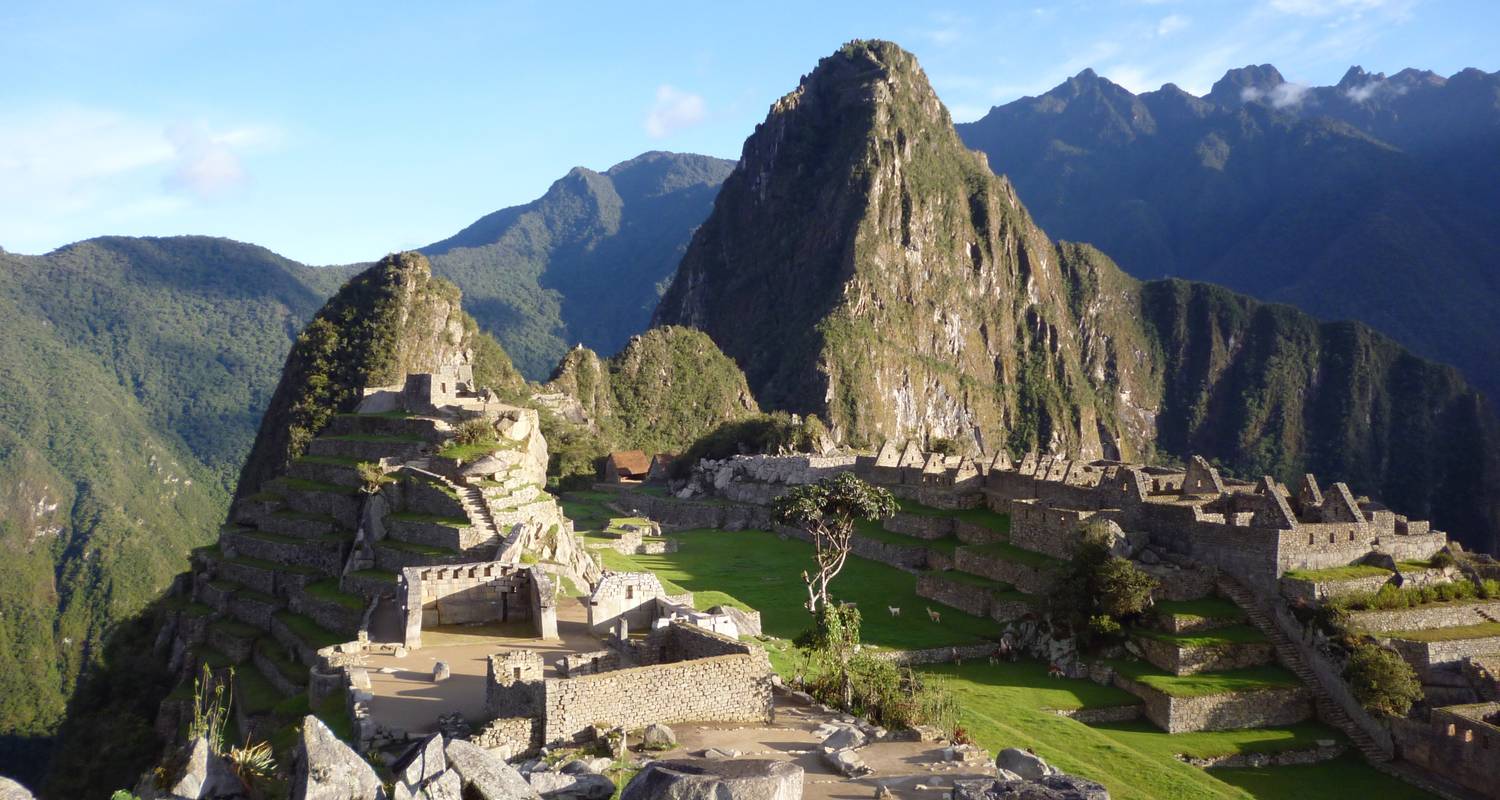 1 Journey 2 Wonders: Machu Picchu & The Galapagos Islands - Via Natura Peru