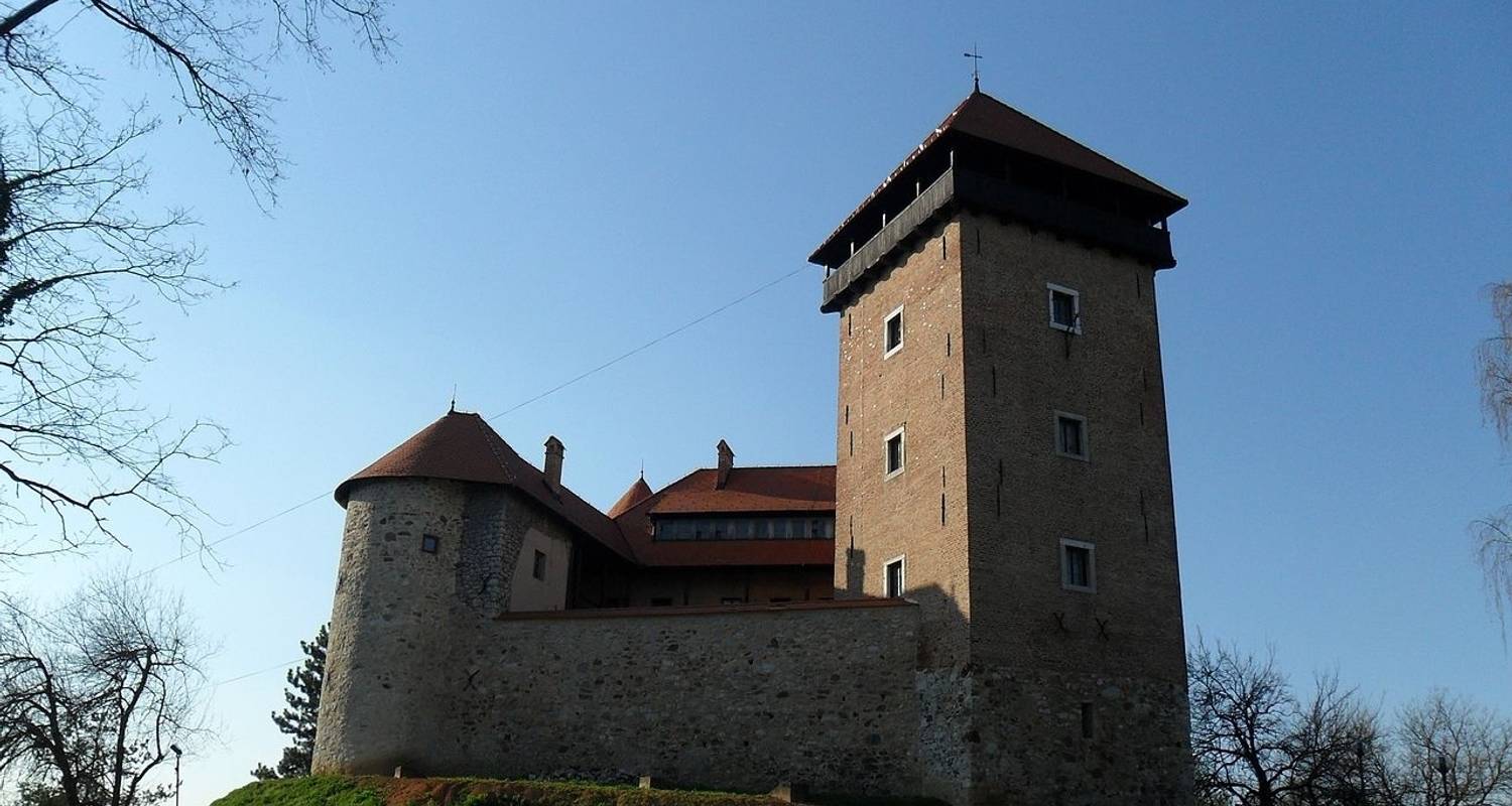 Balkan castles 13-days tour. Visit 17 castles & fortresses in Hungary, Croatia and Bosnia.