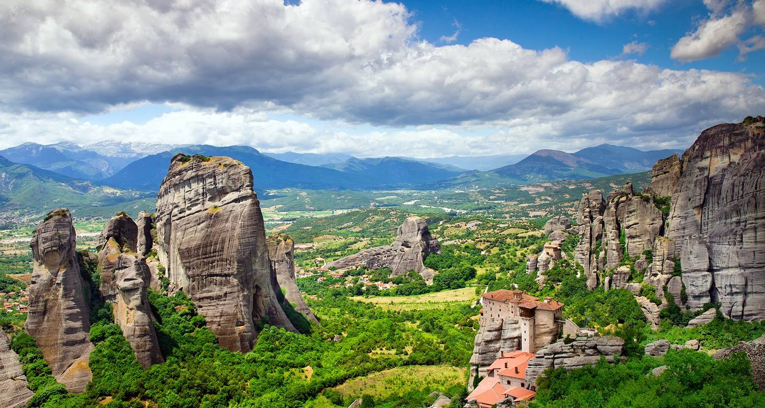 Winter in Greece including Christmas and New Year - 6 Days - Athens, Delphi, Meteora Guided tour
