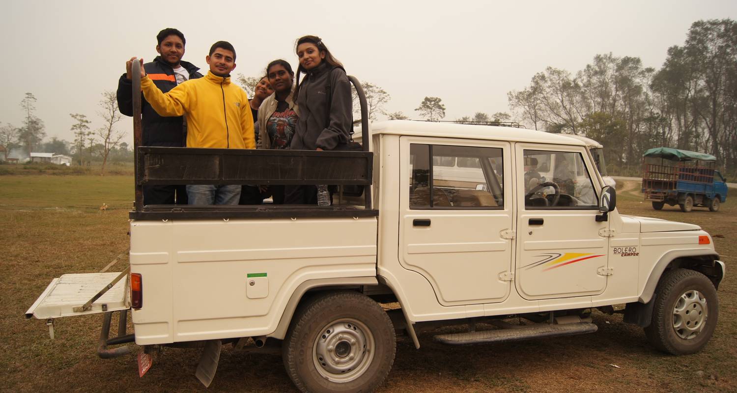 Paquete turístico de Chitwan 2 noches y 3 días de safari por la selva con recogida - Welcome Nepal Treks