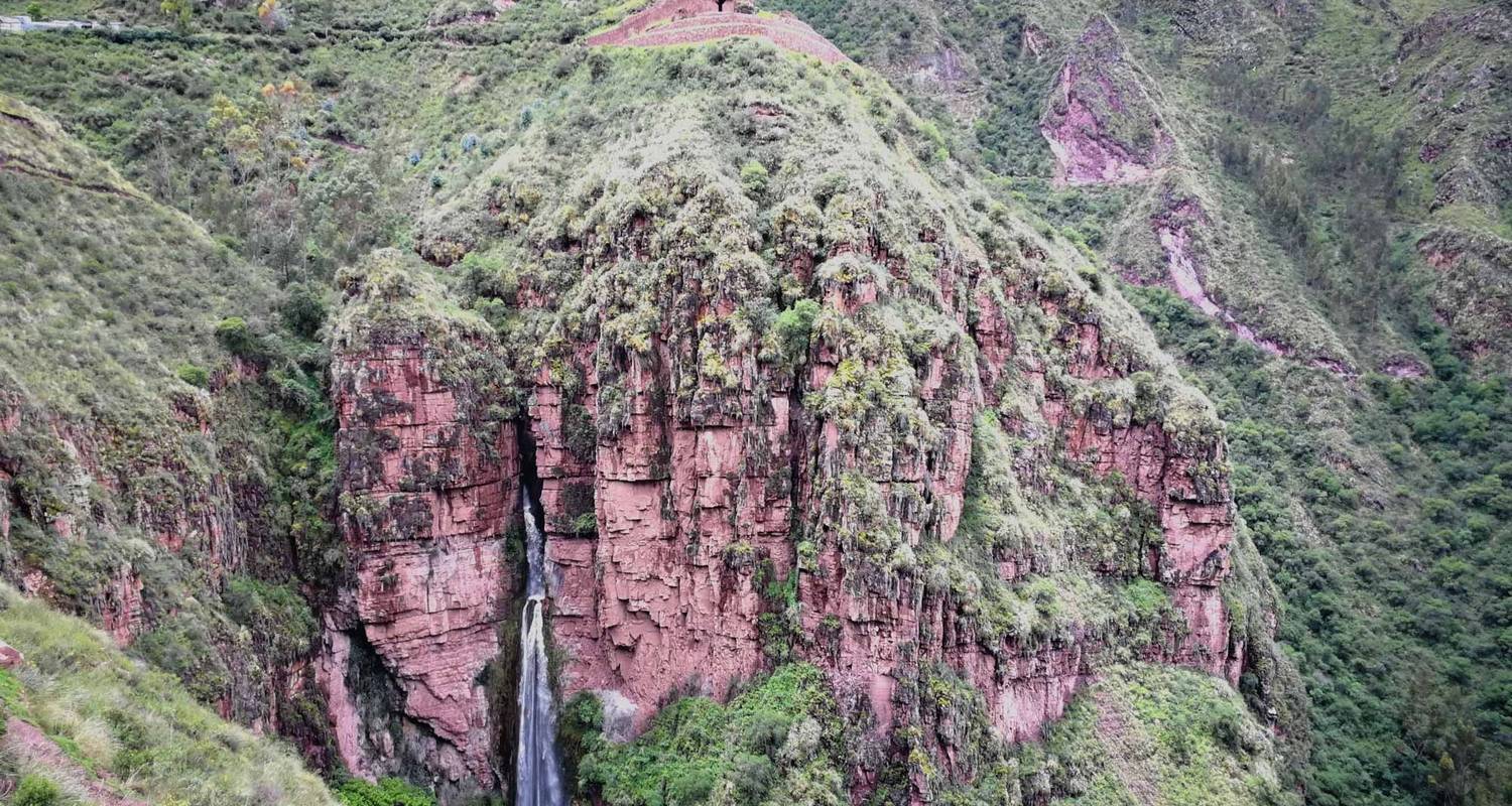 Full Day – Trek to the Waterfall & Inka Site of Perolniyoc - Inkayni Peru Tours