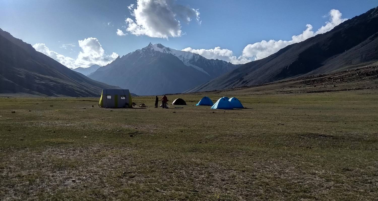 18 Days Yak Safari Shimshal Pass 4735m Hunza Pakistan - Rock Valley Tours Pvt Ltd