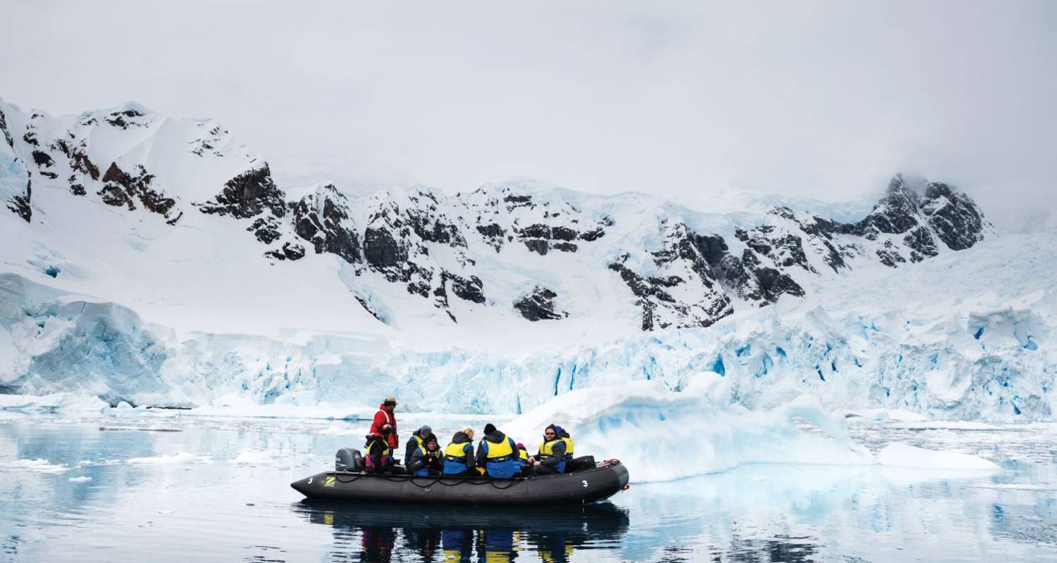 Antarctic Explorer (Ushuaia to Punta Arenas). Sylvia Earle - Aurora Expeditions