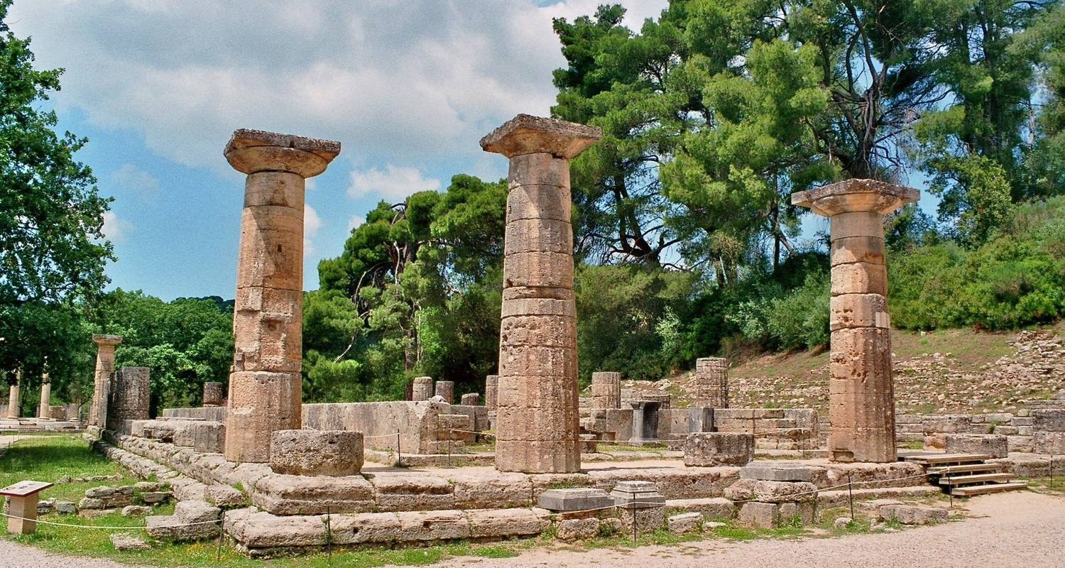 Idyllic grand tour in Greece: UNESCO sites and other top destinations on a 26-days tour from Igoumenitsa