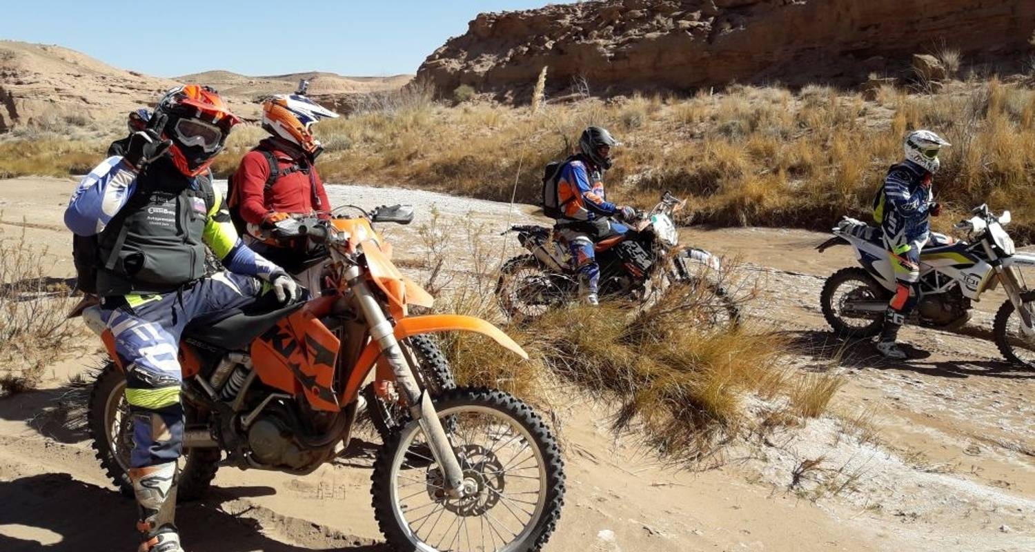 Großes KTM-Wüstenabenteuer: Ab Ouarzazate durch die Wüste und übers Atlasgebirge nach Marrakesch - 11 Tage - Explore Morocco Travel