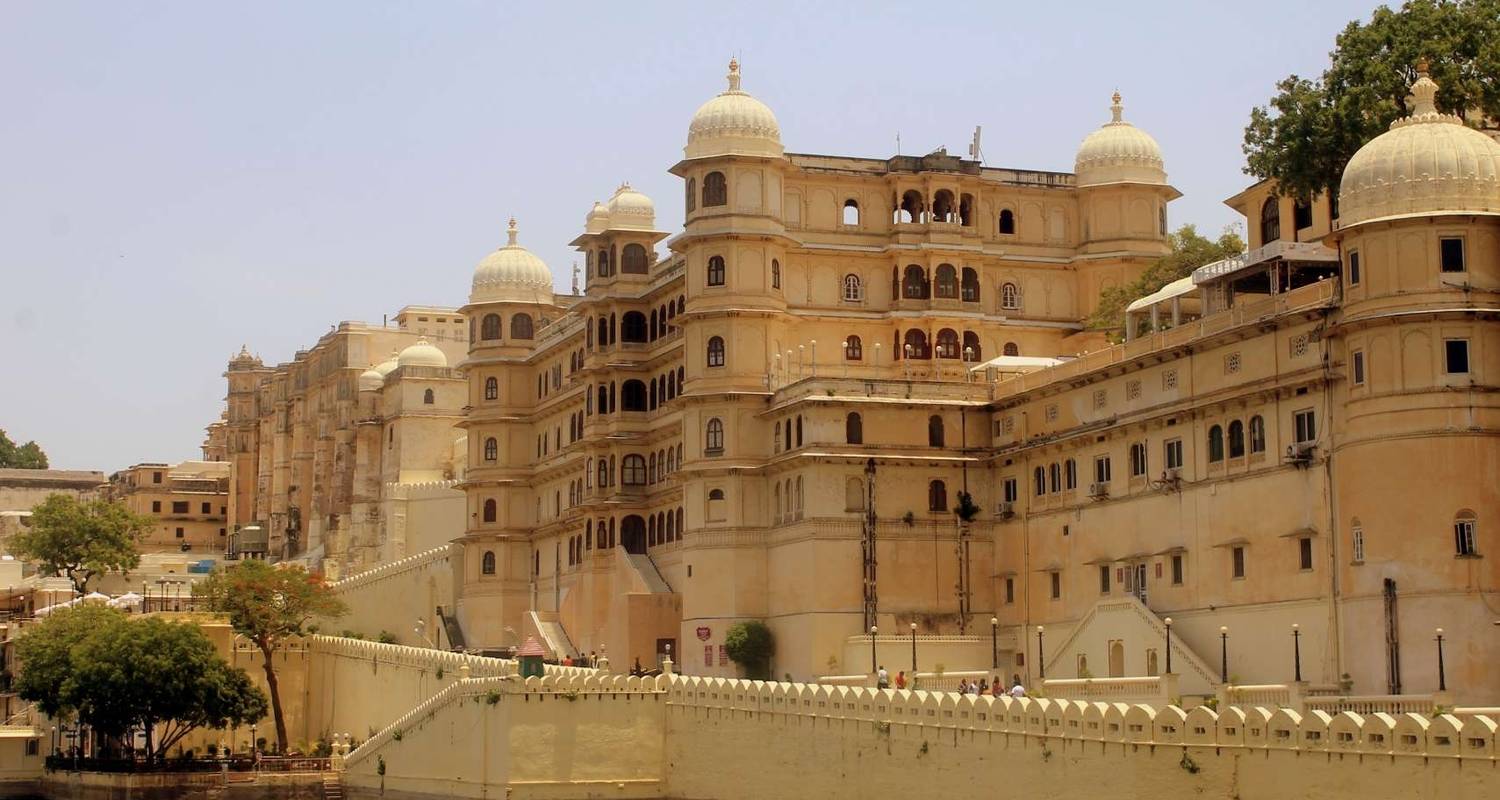 Udaipur Tour from Delhi - UncleSam Holidays