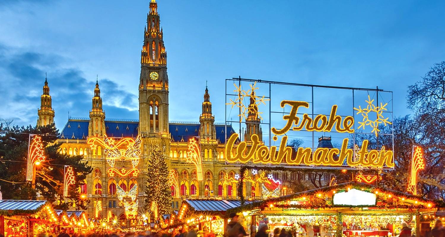 Avalon Christmas Market 2022 Danube Holiday Markets (2022) (Budapest To Passau, 2022) By Uniworld  Boutique River Cruise Collection With 1 Tour Review (Code: 181-Nny) -  Tourradar