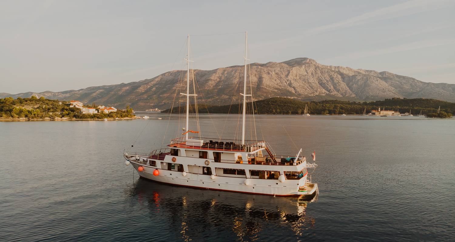 4-day Split to Dubrovnik one-way, Premier boat, 18-35s - Go Croatia Sail