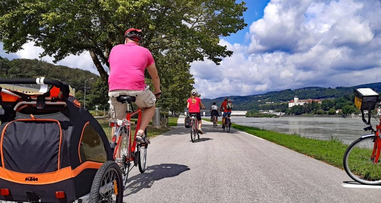 Danube Cycle Path from Linz to Vienna for Families