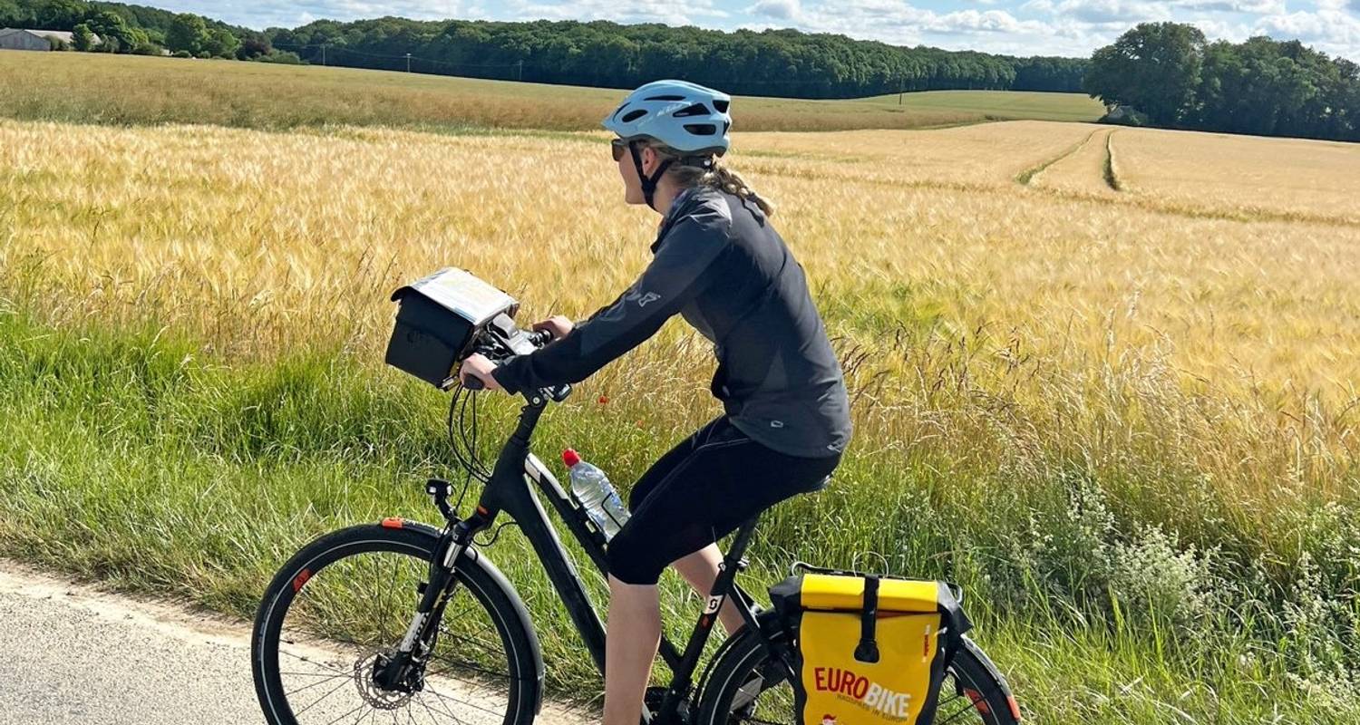 Loire Cycle Path: Wild-romantic all the way to the sea  (from Tours to St-Nazaire)