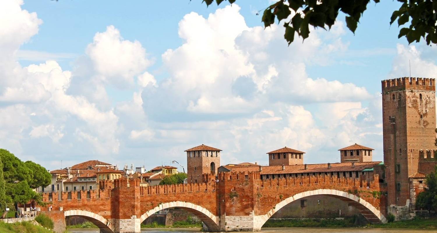 Lake Reschen – Venice : Light-footed pedalling downhill to the South – SPORTIVE.