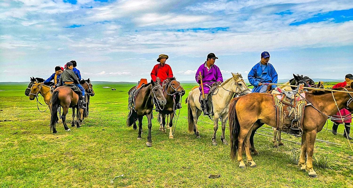 Customized Mongolia Gobi Desert Safari with Private Guide & Driver