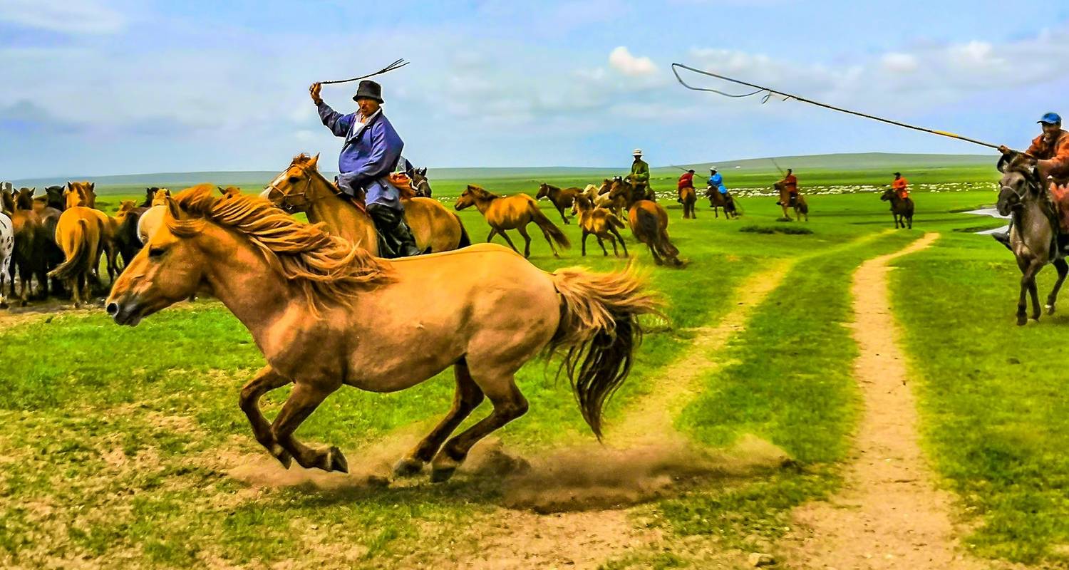 Tailor-Made Private Mongolia Tour of Nomadic Gobi & Nature