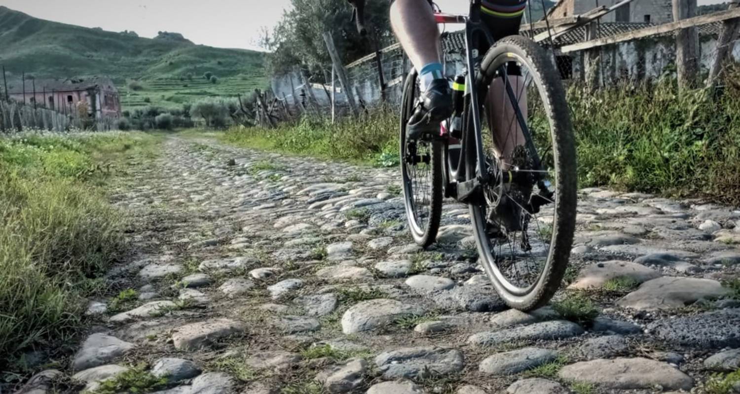 Gravel E-Bike Rundreise im Herzen von Sizilien - Etna Bike Tours