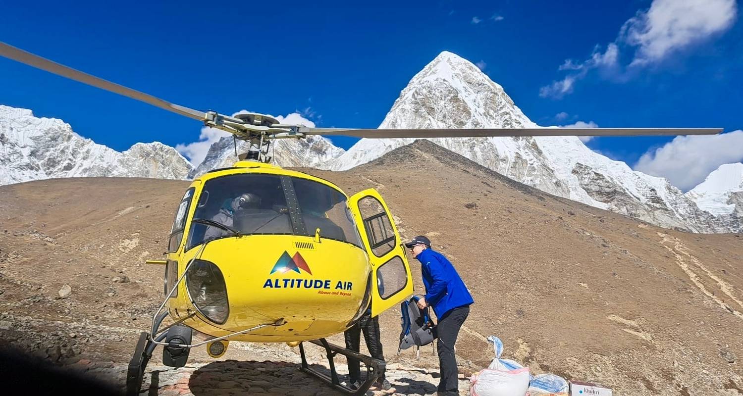 Trek aller-retour en hélicoptère au camp de base de l'Everest - 12 jours - Luxury Holidays Nepal Pvt. Ltd