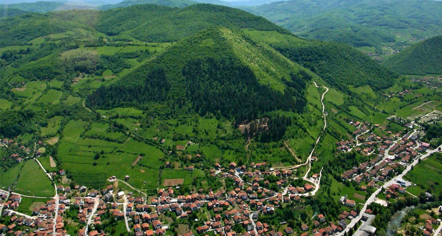 All seasons 4 days Bosnia, discovery tour from Sarajevo. UNESCO sites. Nature. Architecture. History. Cuisine. Wine. Slow travel - Monterrasol Travel